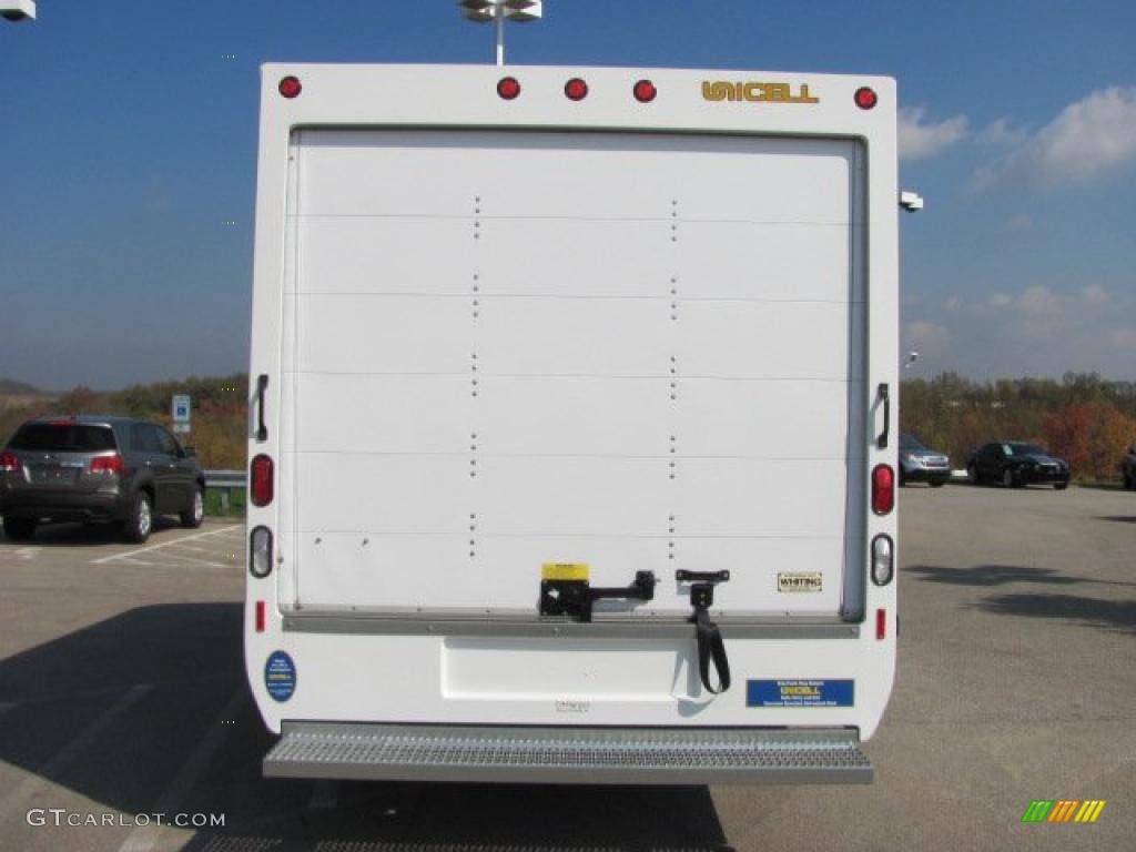 2010 E Series Cutaway E350 Commercial Moving Van - Oxford White / Medium Flint photo #9