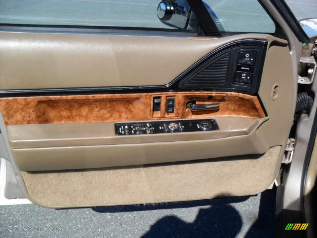 1994 Buick LeSabre Custom Neutral Door Panel Photo #38636926