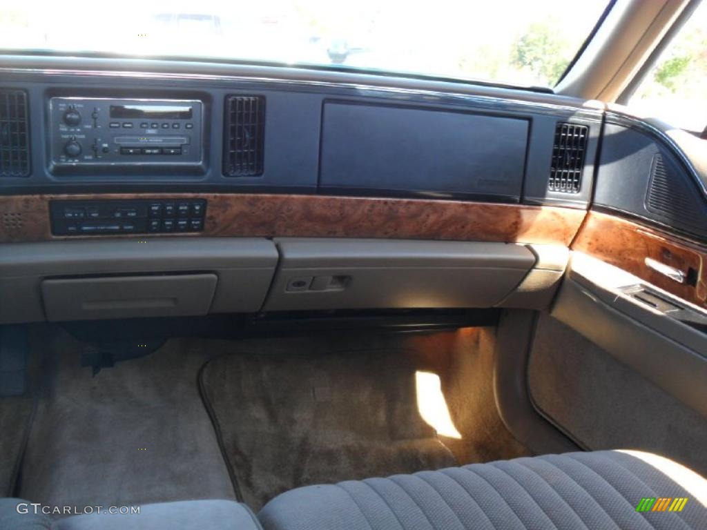 1994 Buick LeSabre Custom Neutral Dashboard Photo #38637030