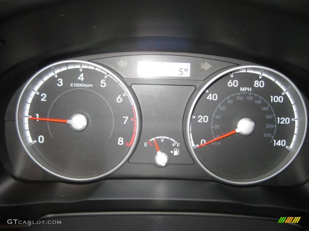 2011 Hyundai Accent GS 3 Door Gauges Photo #38637478