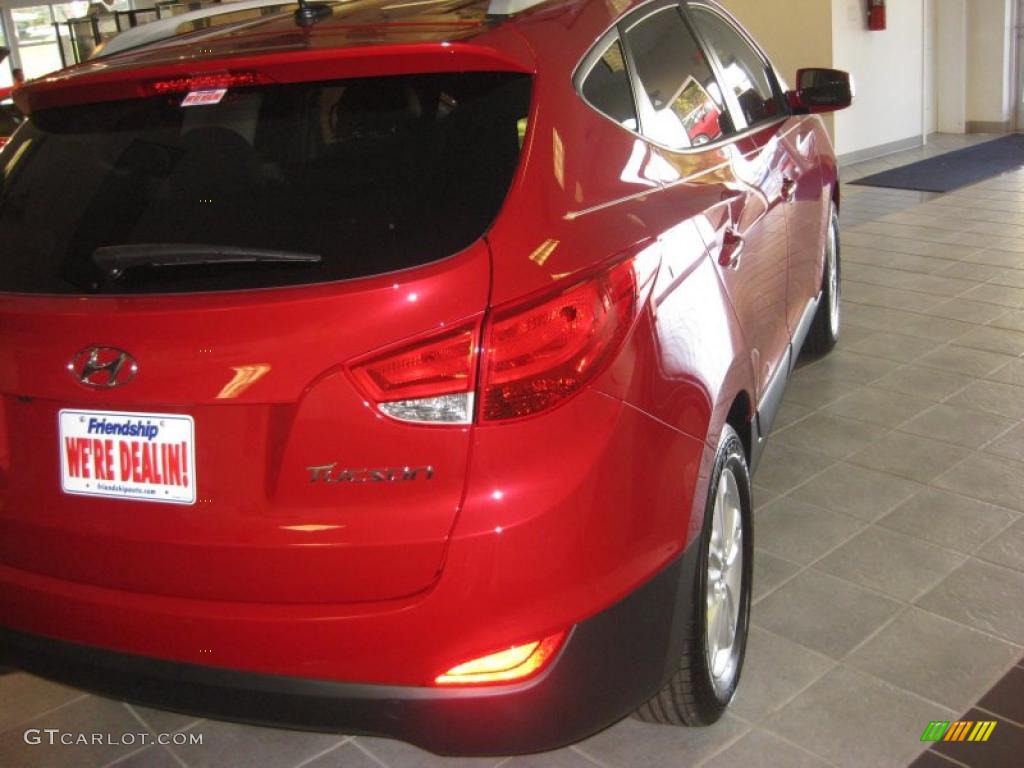 2011 Tucson GLS - Garnet Red / Taupe photo #6