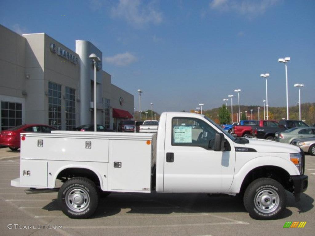 Oxford White 2011 Ford F350 Super Duty XL Regular Cab 4x4 Chassis Commercial Exterior Photo #38637706