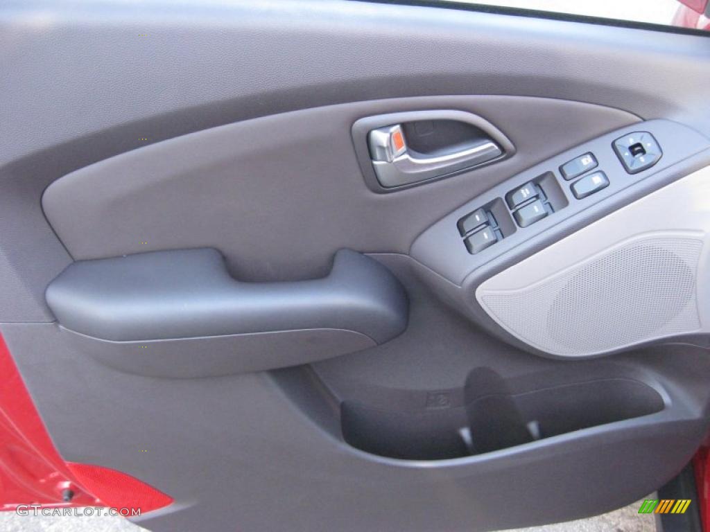 2011 Hyundai Tucson GLS Taupe Door Panel Photo #38637766