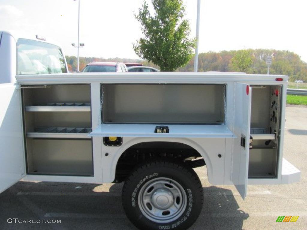 Oxford White 2011 Ford F350 Super Duty XL Regular Cab 4x4 Chassis Commercial Exterior Photo #38637902