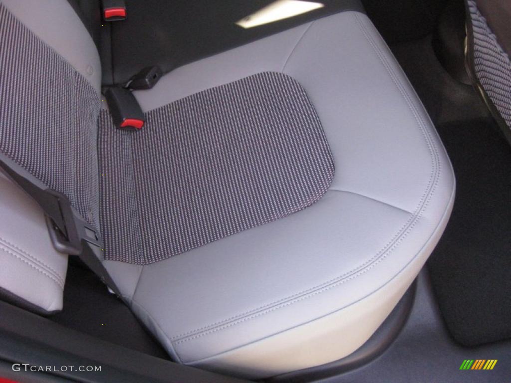 2011 Tucson GLS - Garnet Red / Taupe photo #23