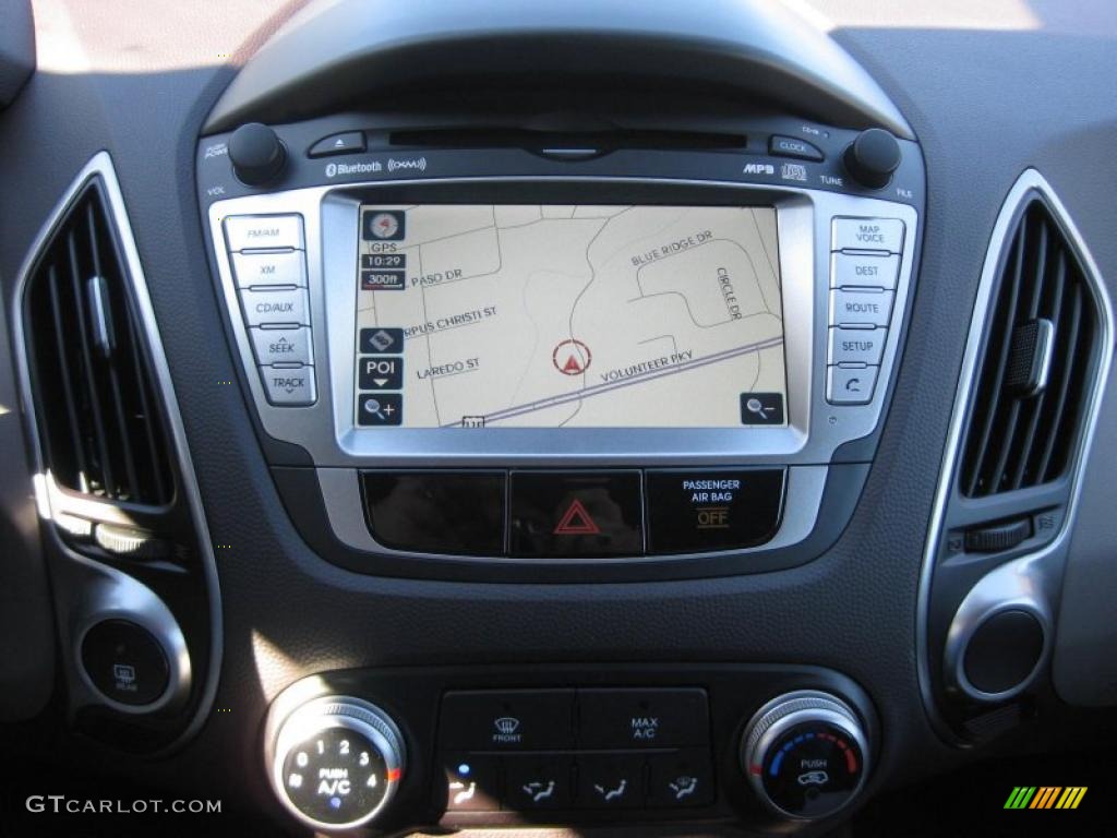 2011 Hyundai Tucson GLS Navigation Photos
