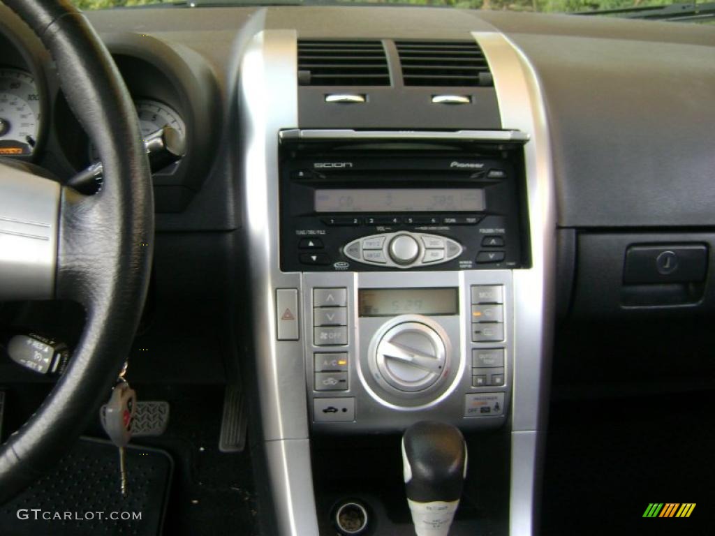 2007 Scion tC Standard tC Model Controls Photo #38639246