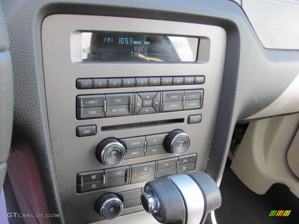 2010 Ford Mustang V6 Coupe Controls Photo #38640610