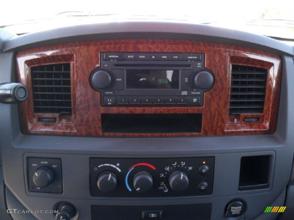 2006 Dodge Ram 1500 SLT Mega Cab 4x4 Controls Photo #38641934