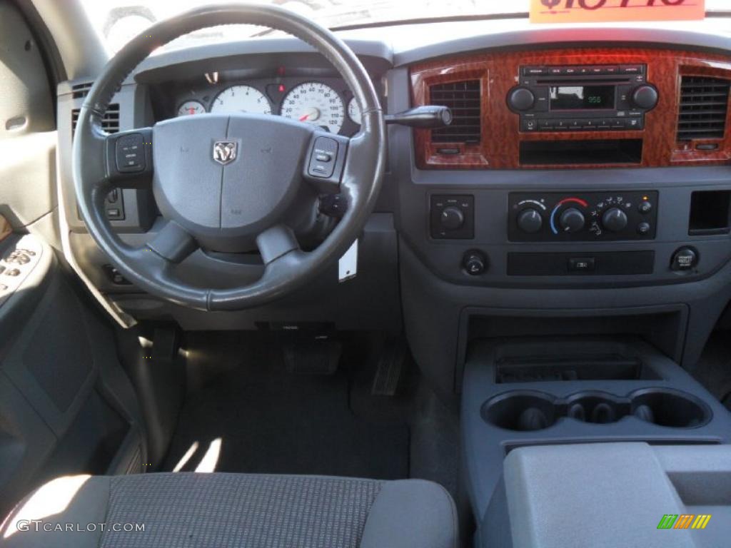 2006 Dodge Ram 1500 SLT Mega Cab 4x4 Medium Slate Gray Dashboard Photo #38642002