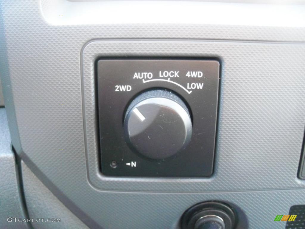 2007 Dodge Ram 1500 SLT Quad Cab 4x4 Controls Photo #38642070