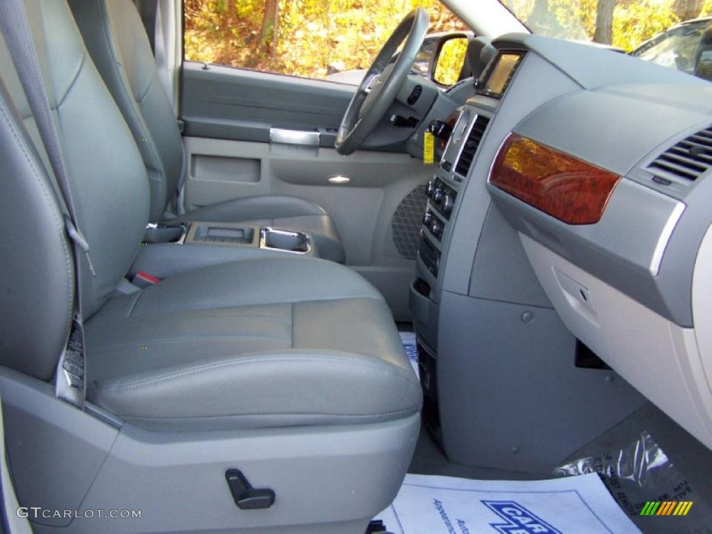 2008 Town & Country Touring Signature Series - Modern Blue Pearlcoat / Medium Slate Gray/Light Shale photo #18