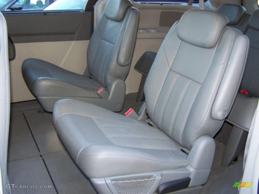 2008 Town & Country Touring Signature Series - Modern Blue Pearlcoat / Medium Slate Gray/Light Shale photo #27