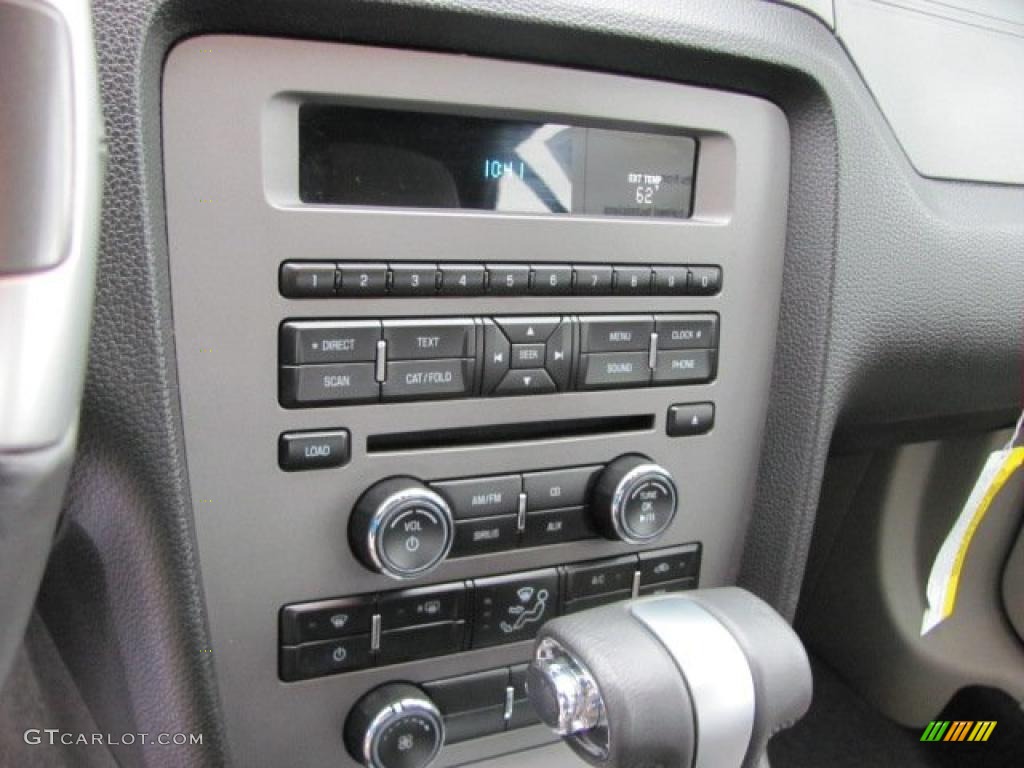 2010 Ford Mustang V6 Convertible Controls Photo #38645530