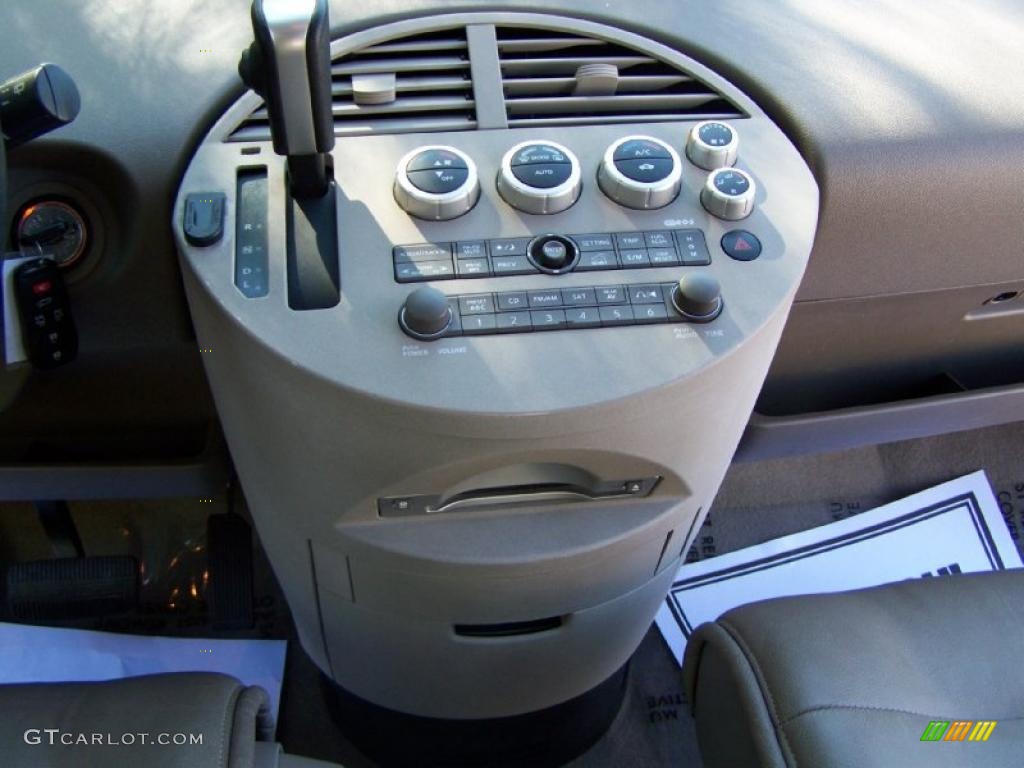2004 Nissan Quest 3.5 SE Controls Photo #38646150