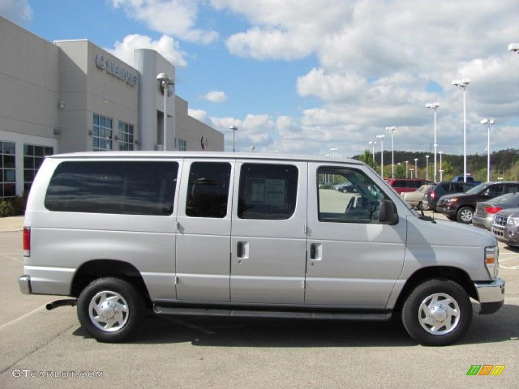 Ingot Silver Metallic 2010 Ford E Series Van E350 XLT Passenger Exterior Photo #38646190