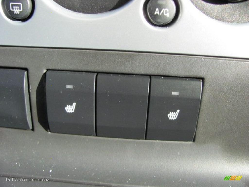 2007 Ford Explorer XLT Ironman Edition 4x4 Controls Photo #38647174