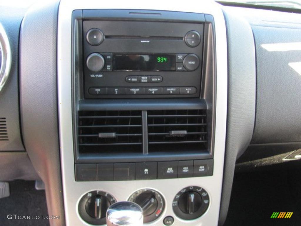 2007 Ford Explorer XLT Ironman Edition 4x4 Controls Photo #38647190