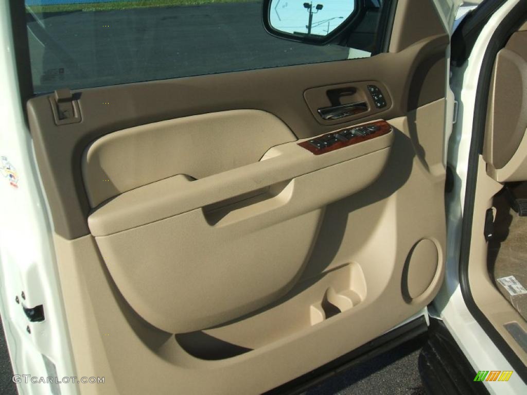 2011 Chevrolet Suburban LTZ Light Cashmere/Dark Cashmere Door Panel Photo #38647574