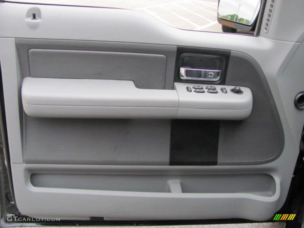 2007 Ford F150 XLT SuperCab 4x4 Medium/Dark Flint Door Panel Photo #38647578