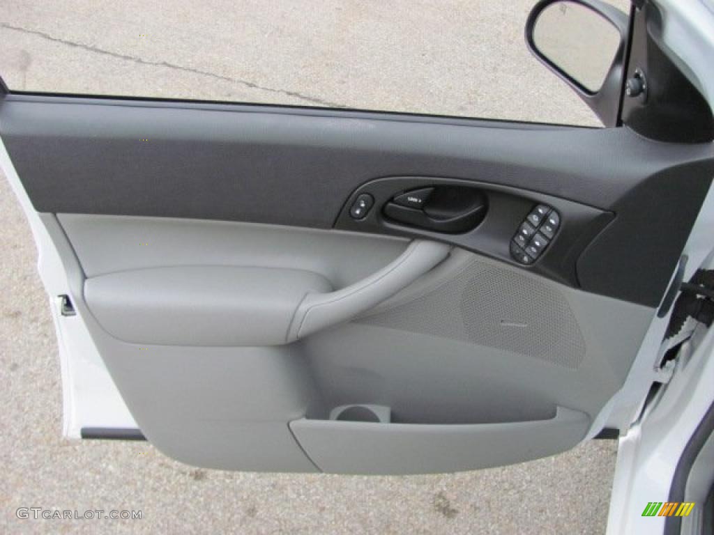 2007 Ford Focus ZX4 SES Sedan Charcoal/Light Flint Door Panel Photo #38649018
