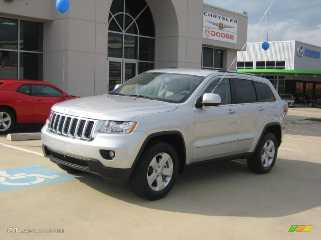 2011 Grand Cherokee Laredo X Package - Bright Silver Metallic / Dark Graystone/Medium Graystone photo #1