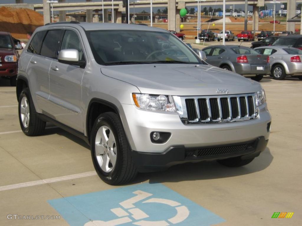 2011 Grand Cherokee Laredo X Package - Bright Silver Metallic / Dark Graystone/Medium Graystone photo #7