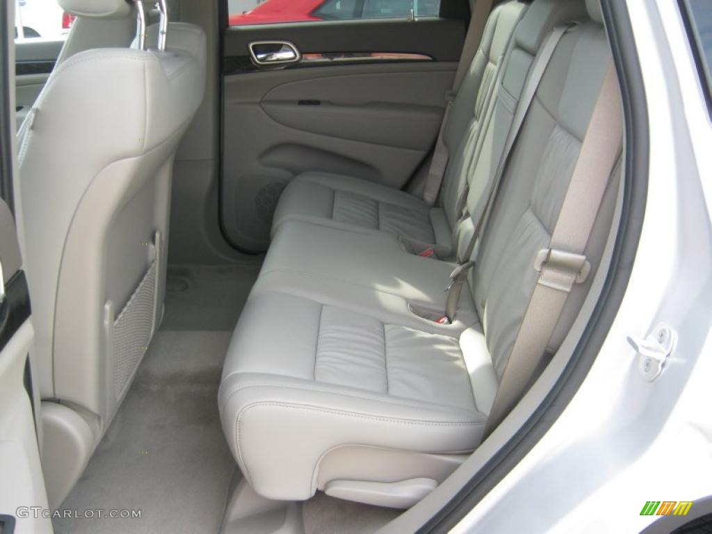 Dark Graystone/Medium Graystone Interior 2011 Jeep Grand Cherokee Laredo X Package Photo #38651518