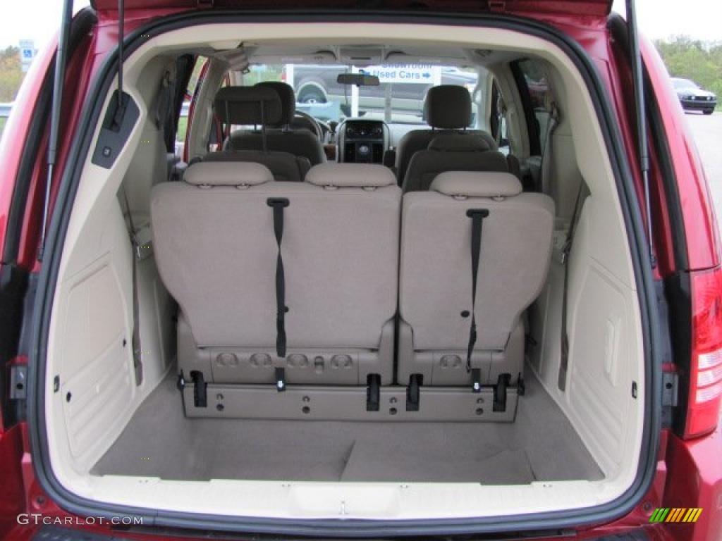 2008 Chrysler Town & Country Touring Trunk Photo #38651886