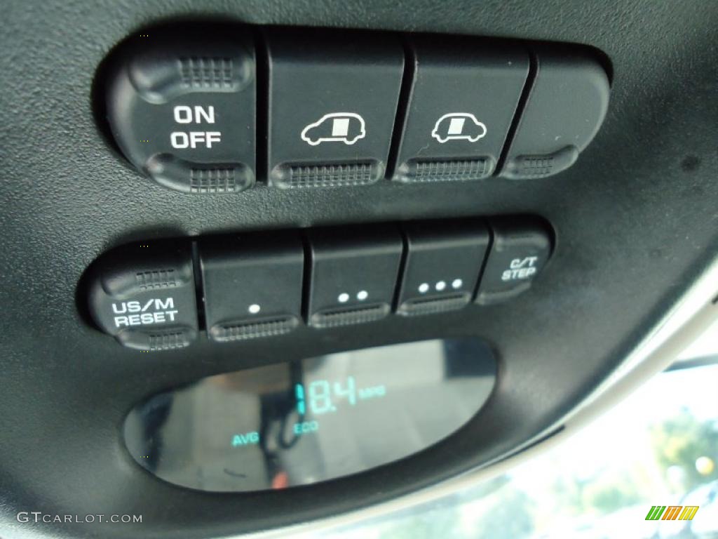 2006 Dodge Grand Caravan SXT Controls Photo #38651990