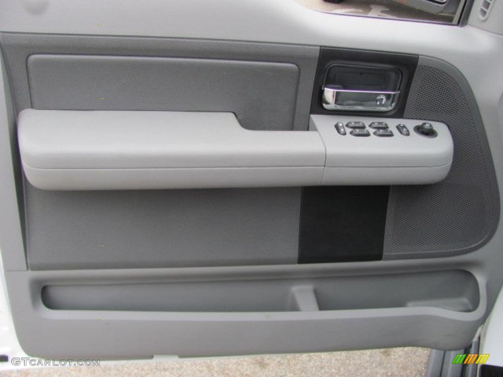 2007 Ford F150 XLT SuperCab 4x4 Medium/Dark Flint Door Panel Photo #38652890