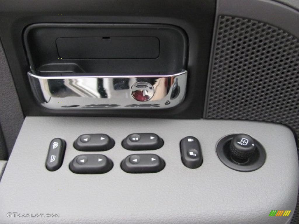 2007 Ford F150 XLT SuperCab 4x4 Controls Photo #38652946