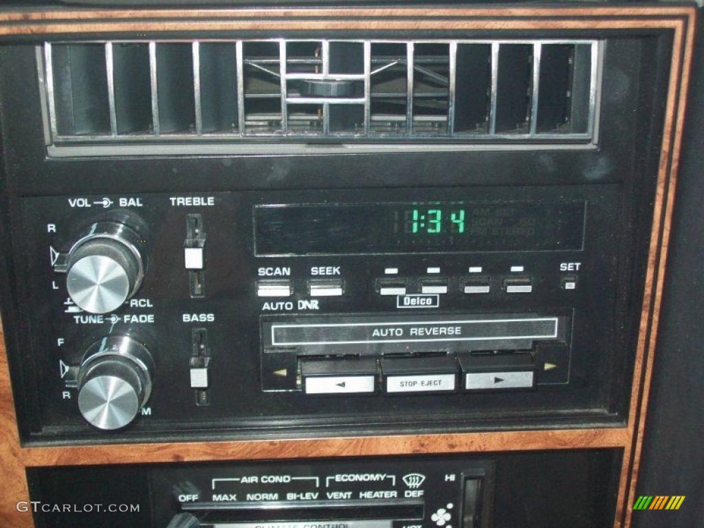 1995 Buick Century Special Wagon Controls Photo #38653358