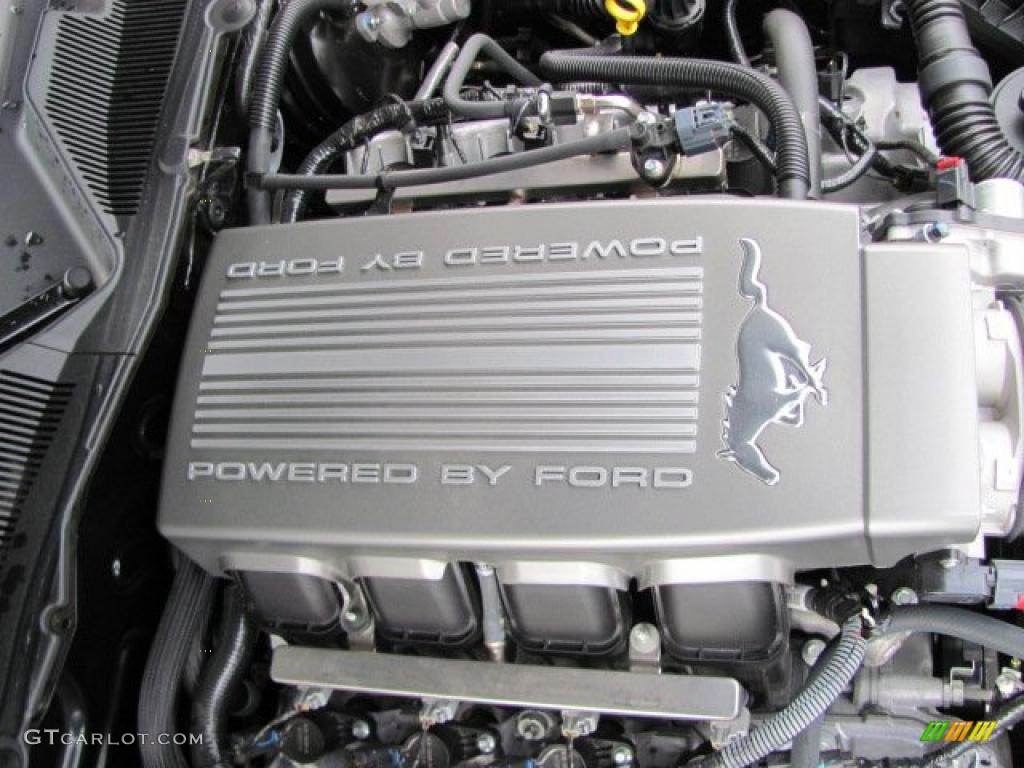 2010 Ford Mustang GT Coupe 4.6 Liter SOHC 24-Valve VVT V8 Engine Photo #38654698