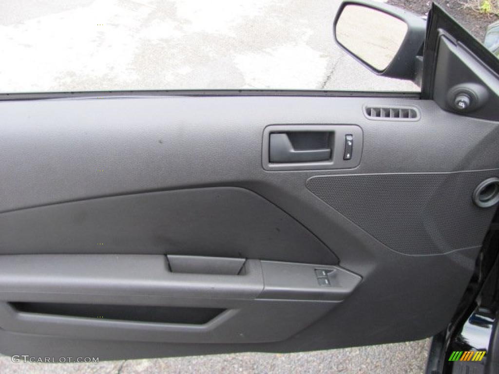 2010 Ford Mustang GT Coupe Charcoal Black Door Panel Photo #38654762