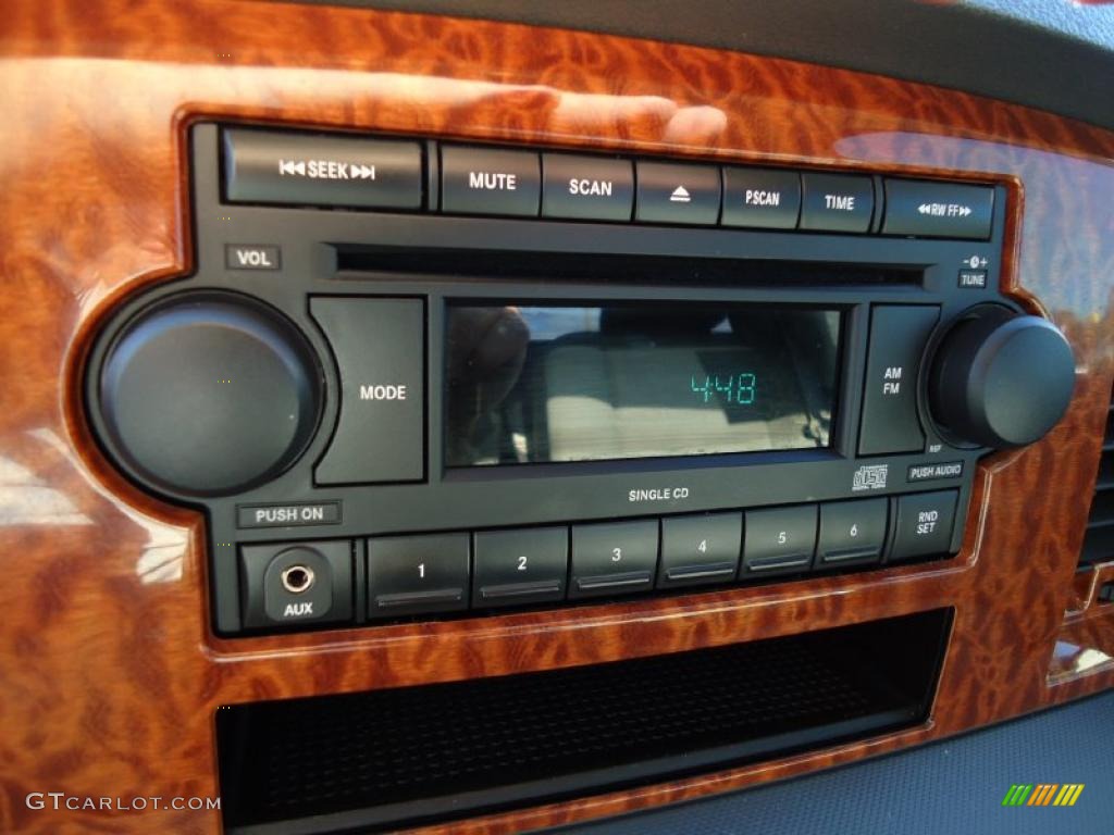 2006 Dodge Ram 1500 SLT Regular Cab Controls Photo #38655754