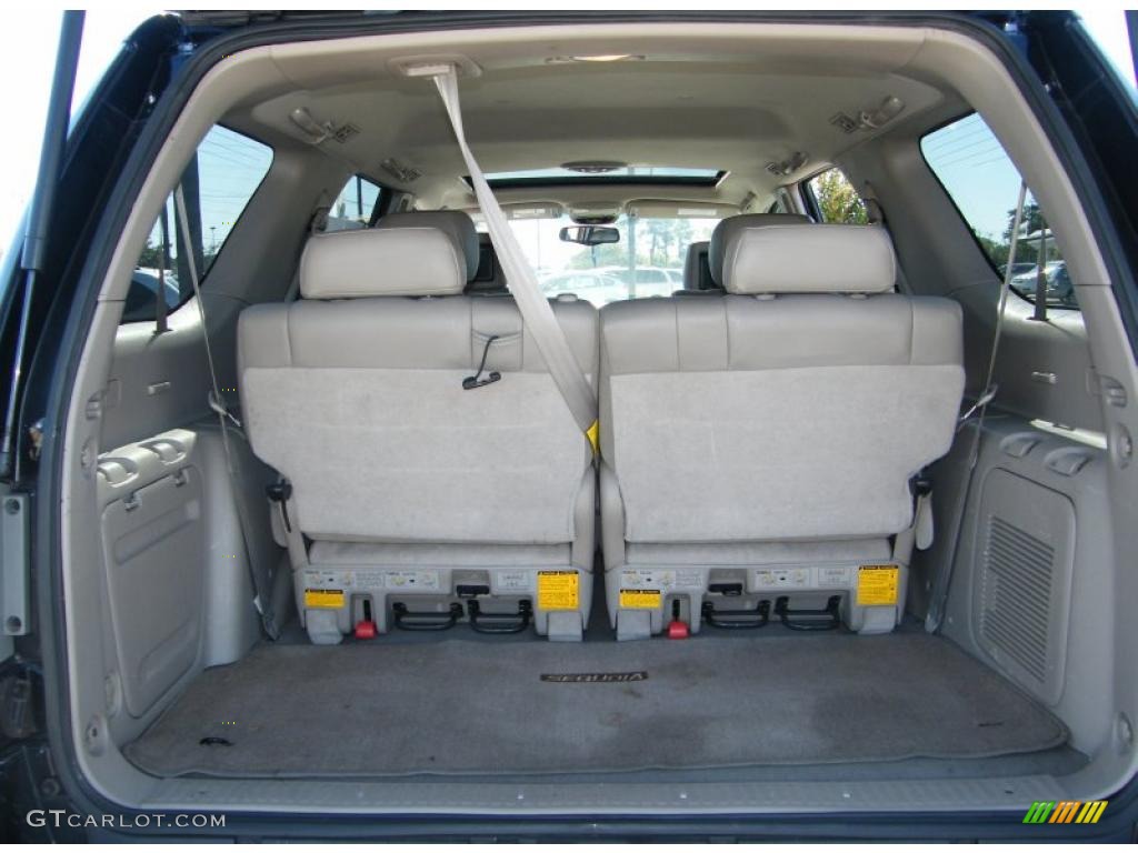 2005 Toyota Sequoia Limited 4WD Trunk Photos