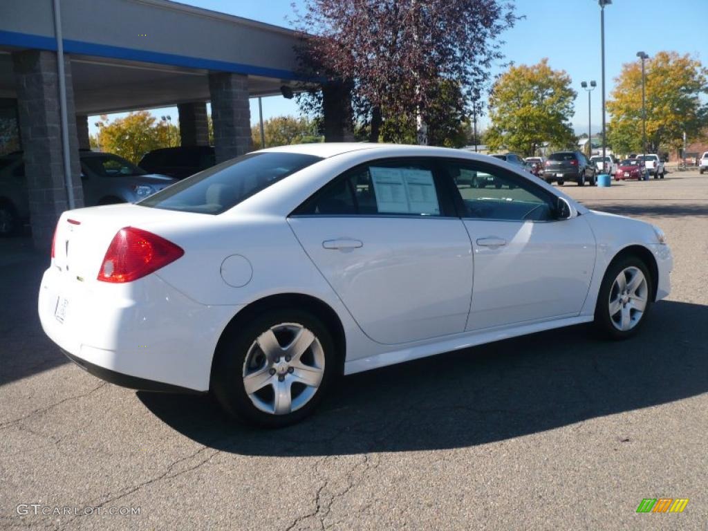 2010 G6 Sedan - Summit White / Ebony photo #6