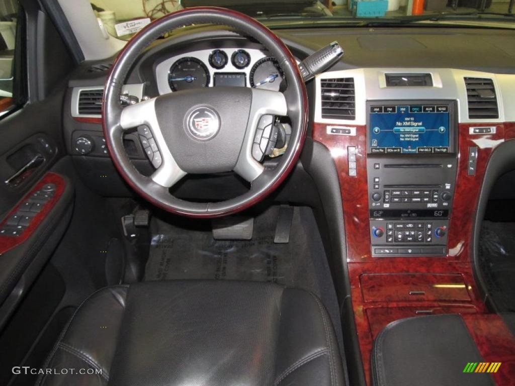 2007 Cadillac Escalade AWD Ebony/Ebony Steering Wheel Photo #38658198