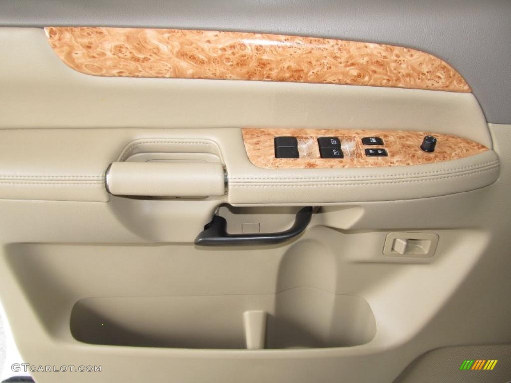 2009 Nissan Armada LE Door Panel Photos