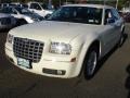 Cool Vanilla White - 300 Touring Photo No. 1