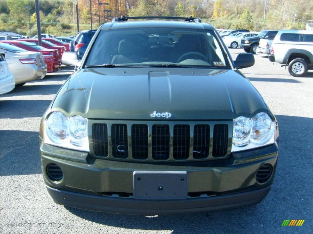 2006 Grand Cherokee Laredo 4x4 - Jeep Green Metallic / Medium Slate Gray photo #2