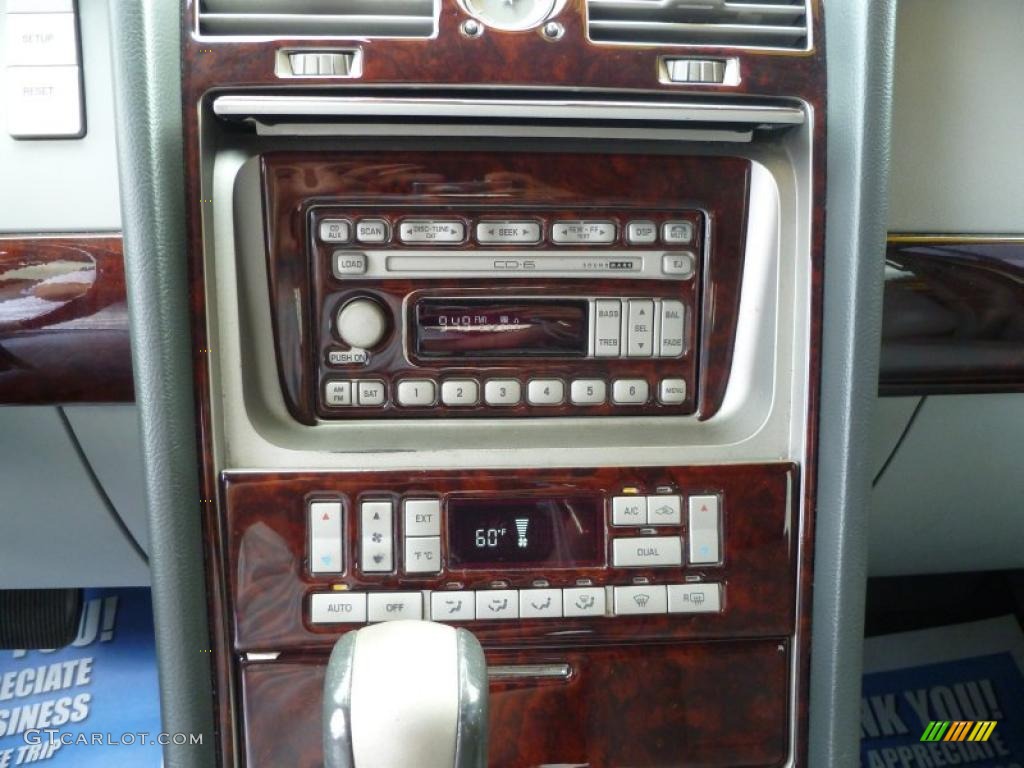 2004 Lincoln Navigator Ultimate Controls Photo #38661658