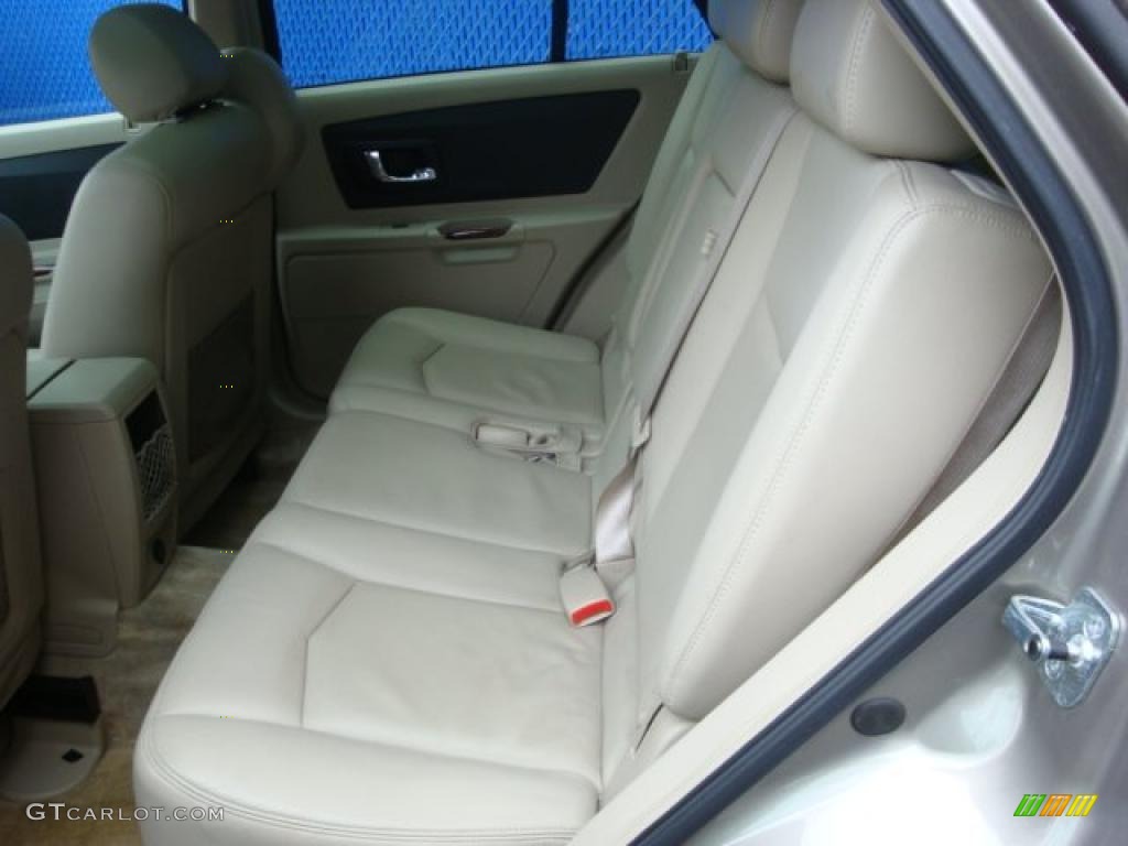 Light Neutral Interior 2004 Cadillac SRX V8 Photo #38662890
