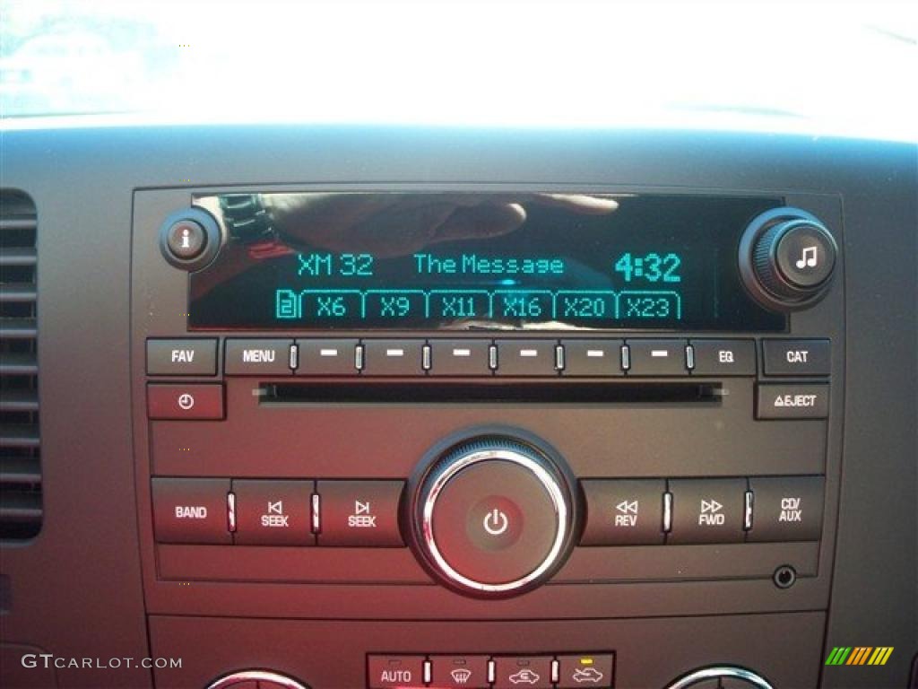 2011 Chevrolet Silverado 2500HD LT Crew Cab 4x4 Controls Photo #38663234