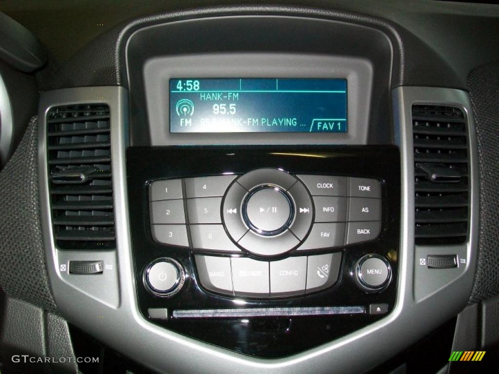2011 Chevrolet Cruze LT Controls Photo #38664430