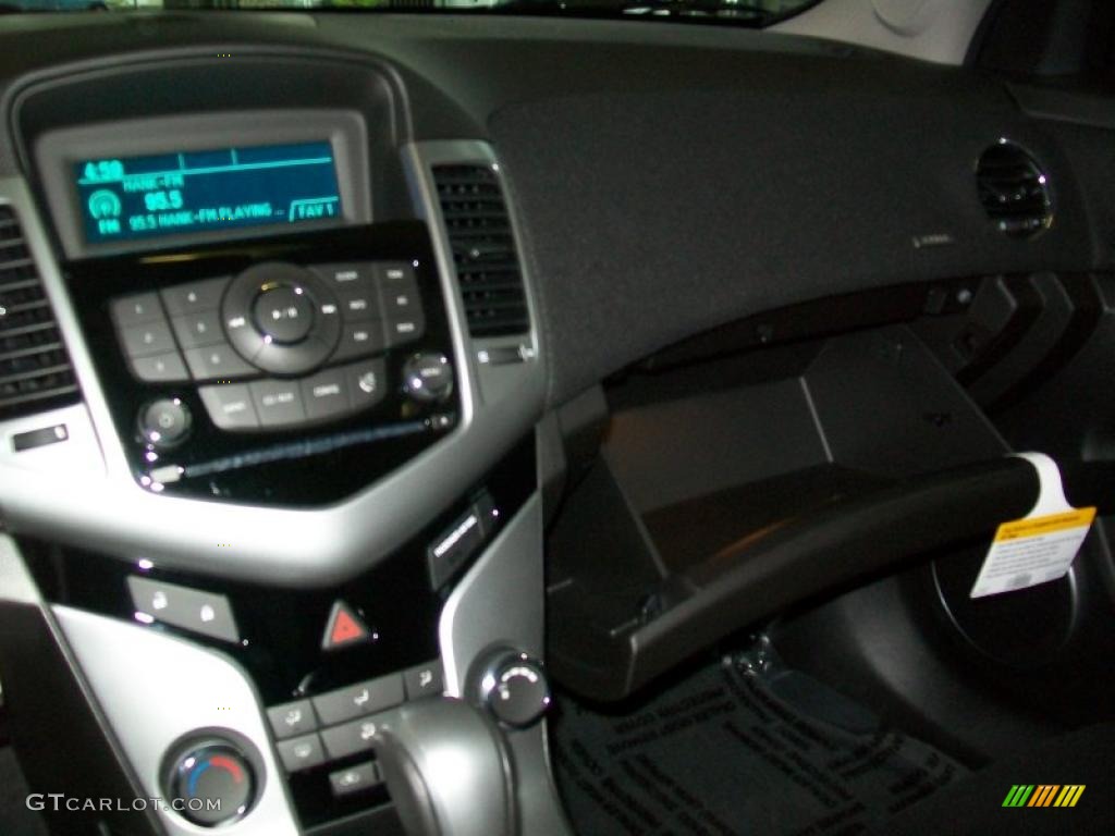 2011 Cruze LT - Ice Blue Metallic / Jet Black photo #15
