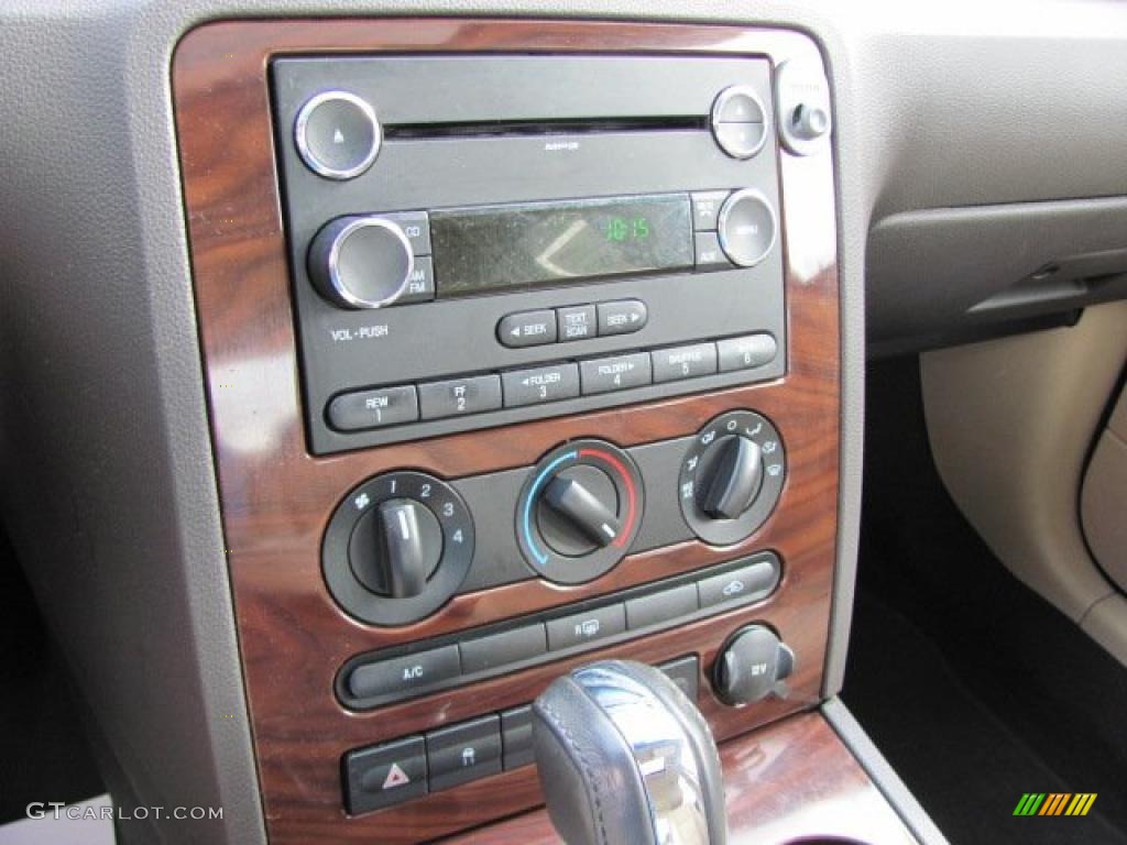 2008 Ford Taurus SEL Controls Photo #38666117