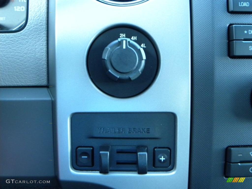2010 Ford F150 XLT SuperCab 4x4 Controls Photo #38666282