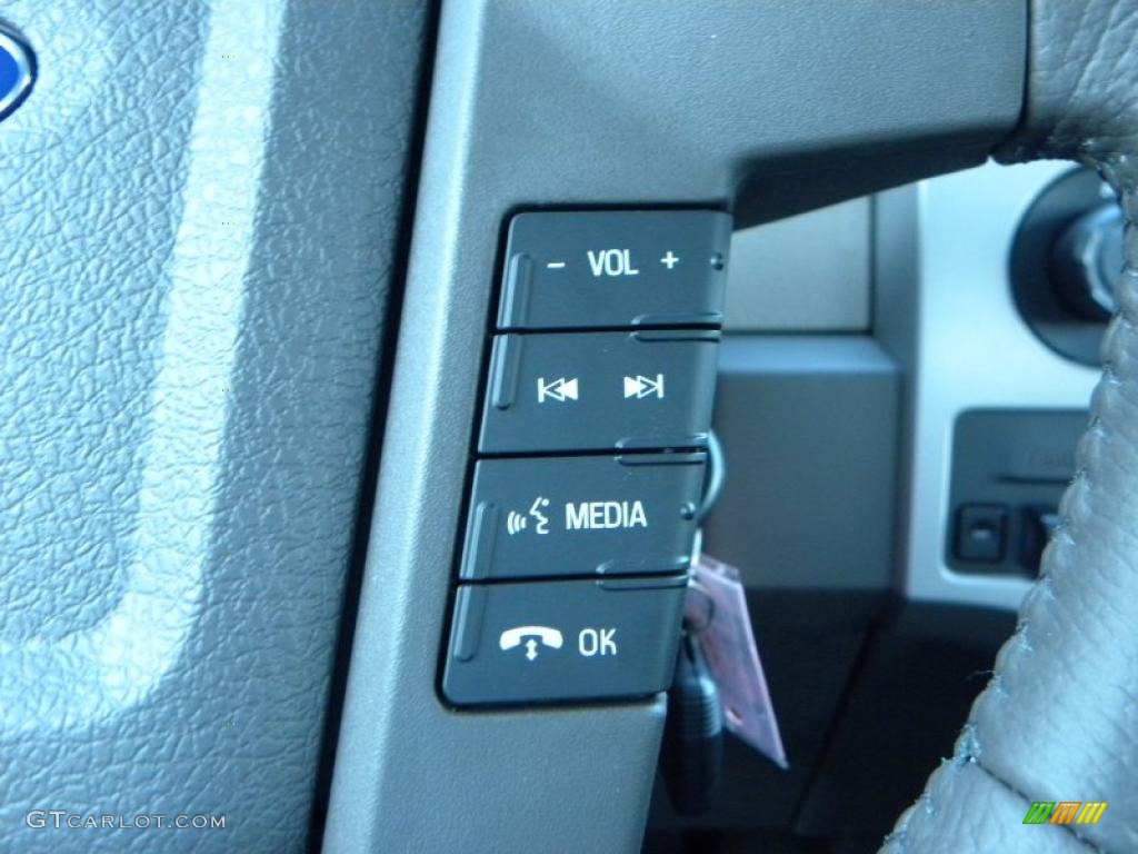 2010 Ford F150 XLT SuperCab 4x4 Controls Photo #38666314